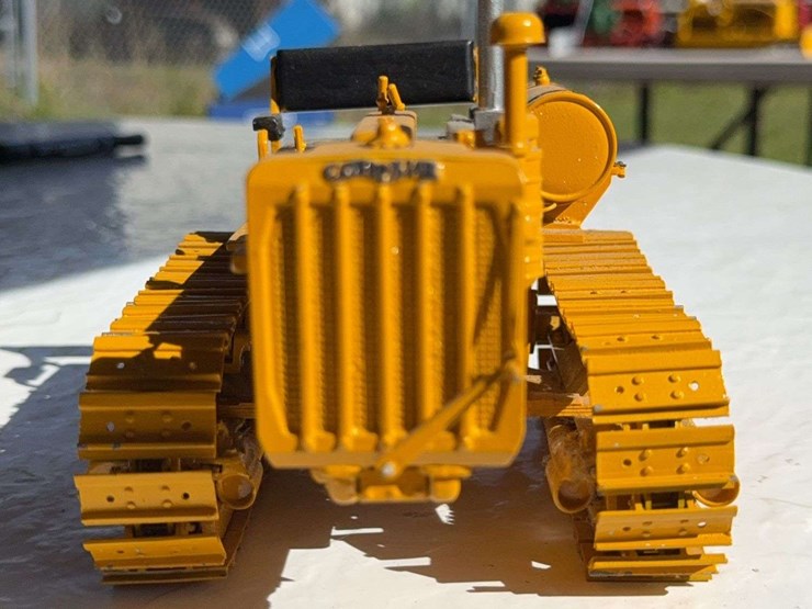 caterpillar-16-image-3