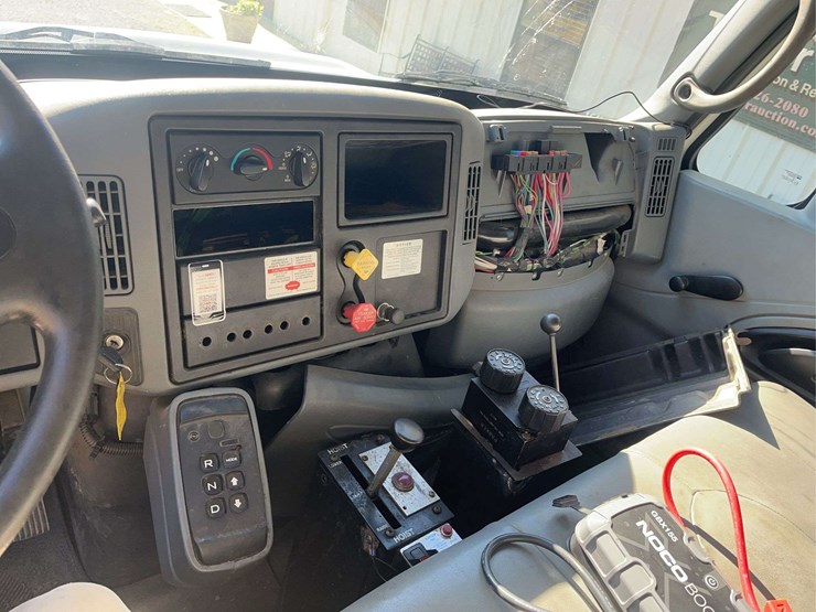 2005-international-durastar-4300-image-17