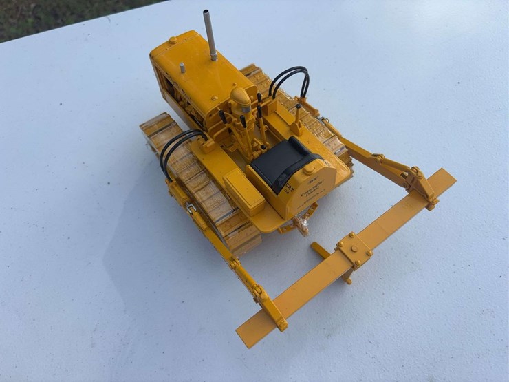 caterpillar-d2-image-6