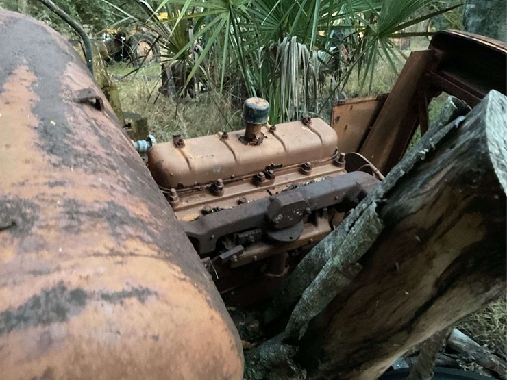 minneapolis-moline-orchard-parts-tractor-image-13