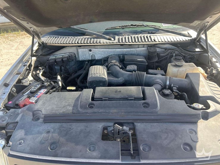 2011-ford-expedition-image-7