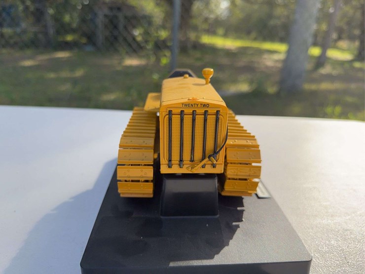 caterpillar-d2-image-25