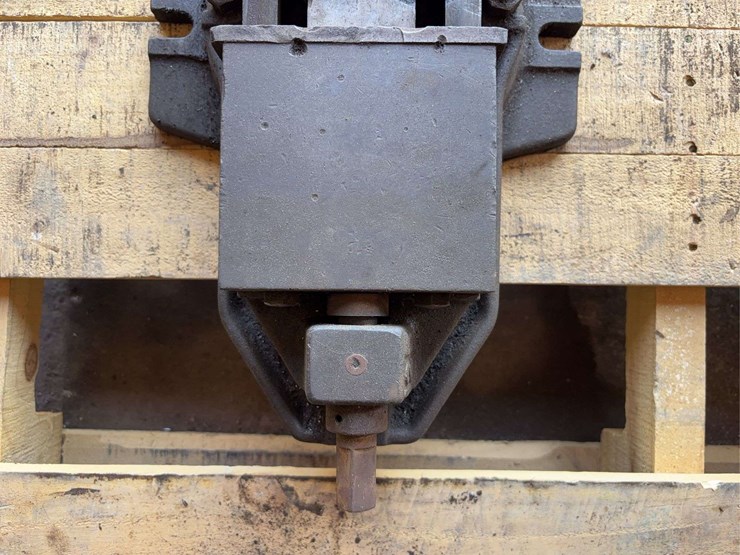 bfc-(125)-heavy-duty-milling-swivel-vise-image-5