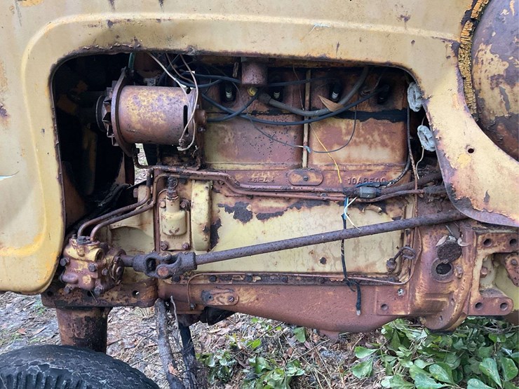 minneapolis-moline-parts-tractor-image-15