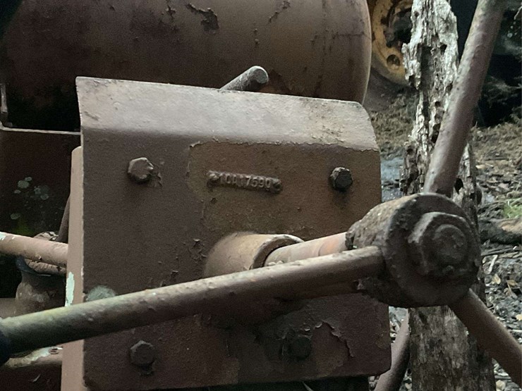 minneapolis-moline-orchard-parts-tractor-image-4