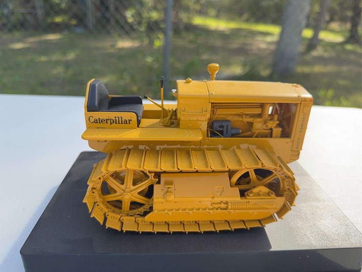 caterpillar-d2-image-22