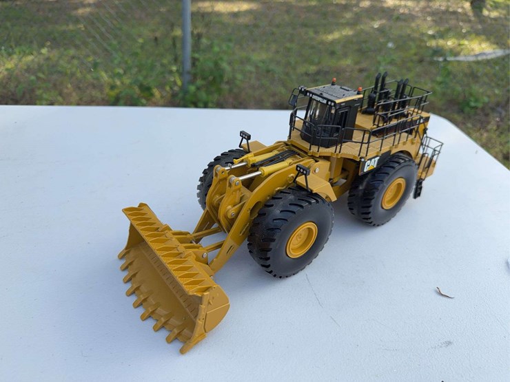 caterpillar-994-image-12