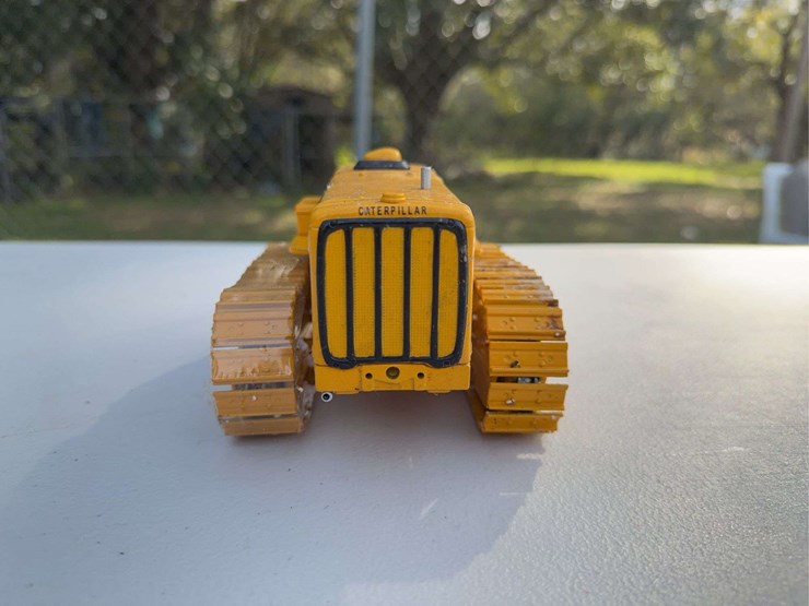 caterpillar-d2-image-11