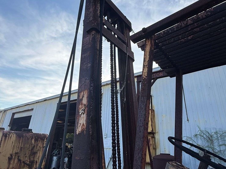 oliver-forklift-image-35