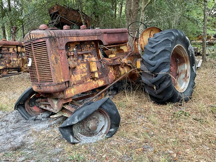 minneapolis-moline-parts-tractor-image-1