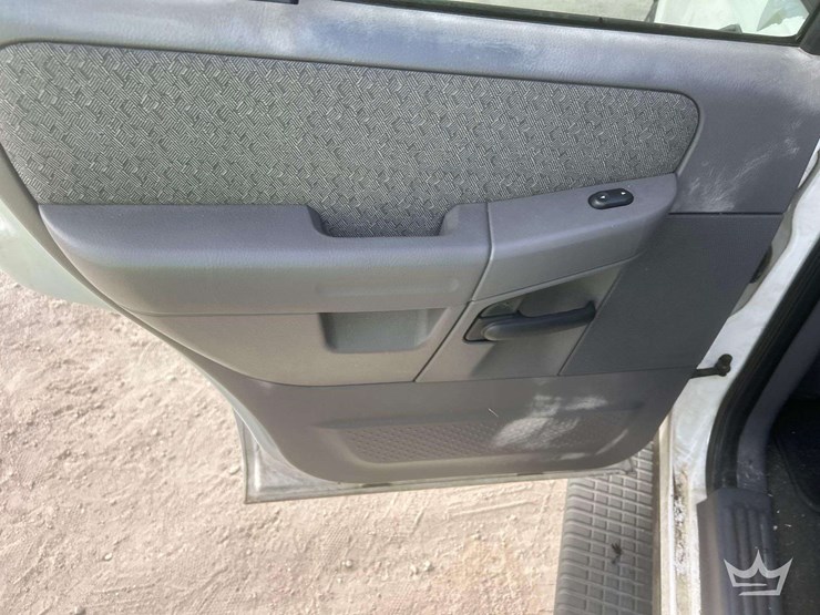 2005-ford-explorer-image-7