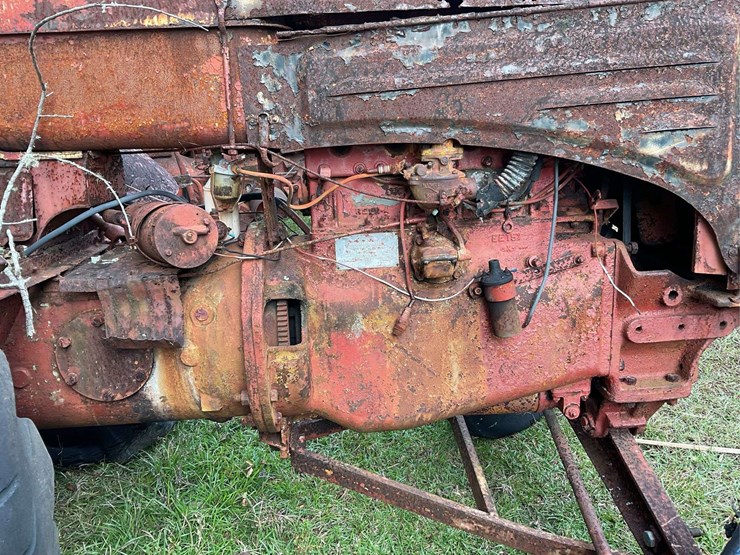 minneapolis-moline-parts-tractor-image-15