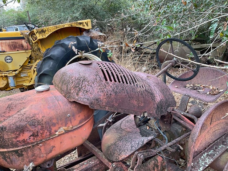 b.f.-avery-parts-tractor-image-18