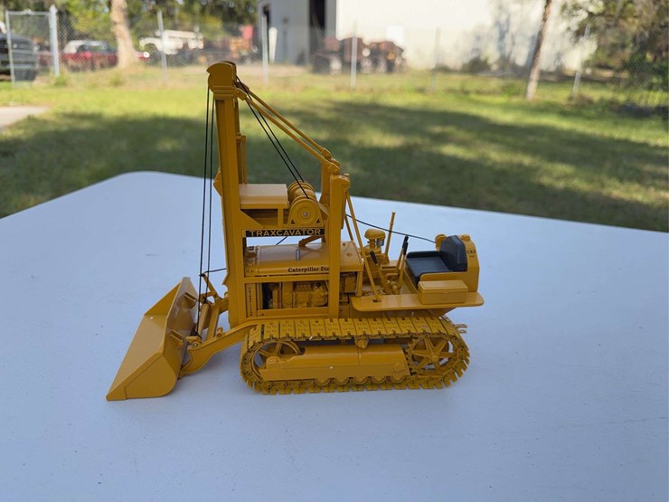 caterpillar-d2-image-3