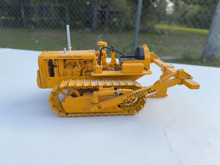 caterpillar-d2-image-4