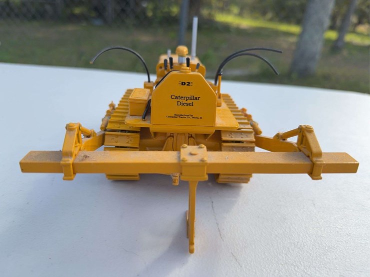 caterpillar-d2-image-13