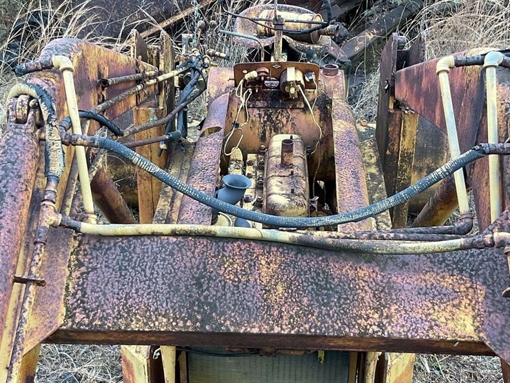 minneapolis-moline-parts-tractor-image-4