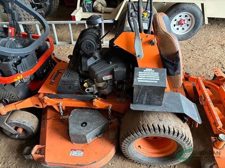 scag-stand-on-zero-turn-61"-mowing-deck-showing-1152-hours-image-1