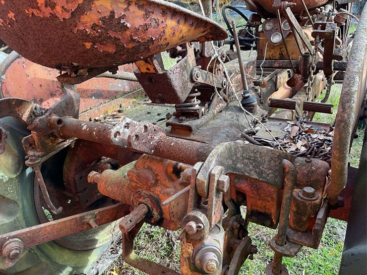 avery-parts-tractor-image-5