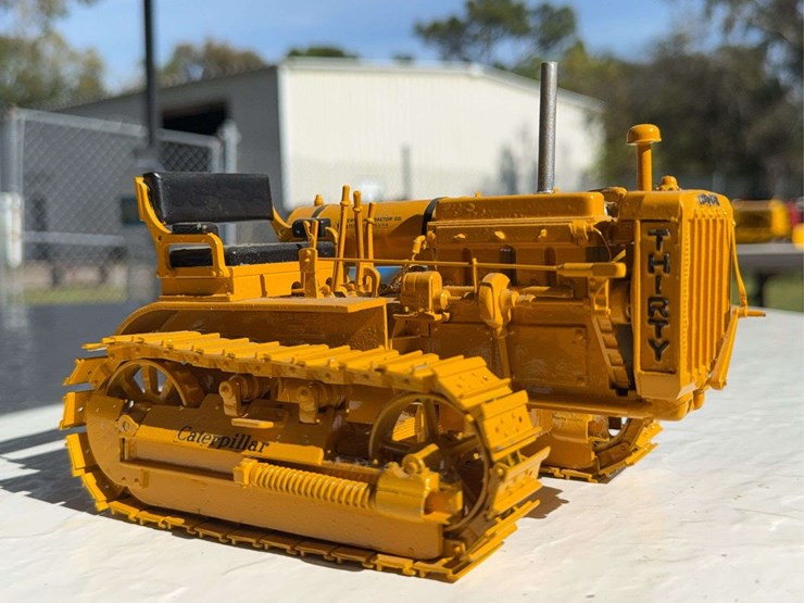 caterpillar-16-image-5