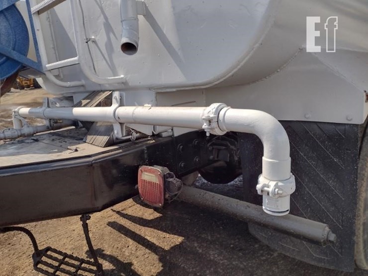 2008-ford-f750-xl-image-32