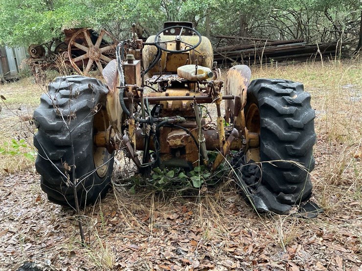 minneapolis-moline-parts-tractor-image-4