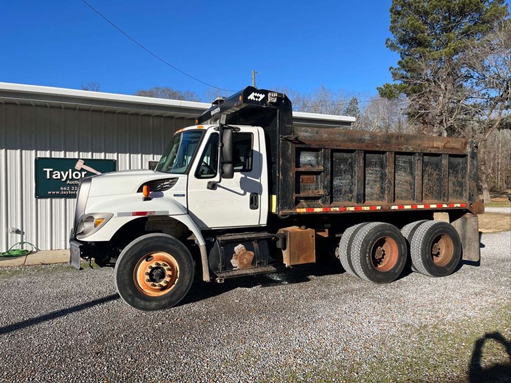 2008-international-4700-image-1