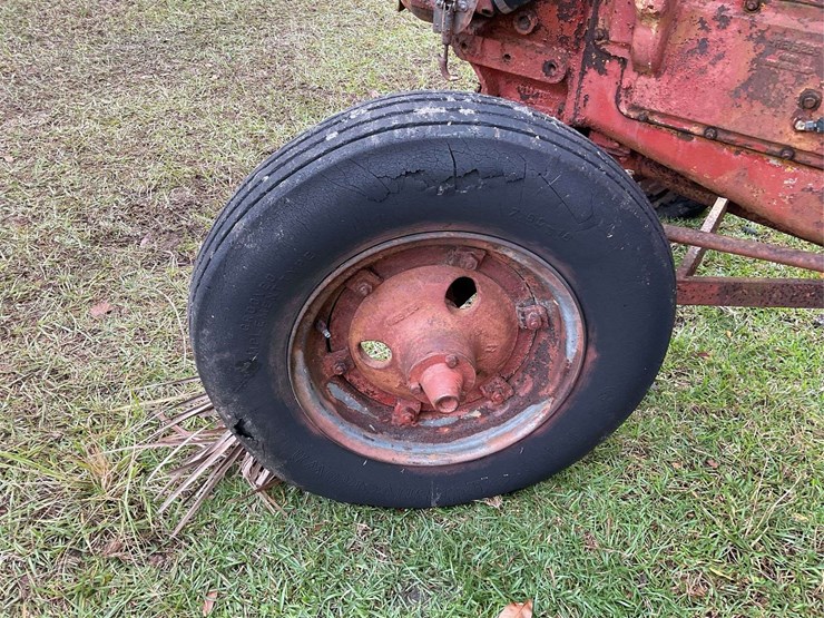 minneapolis-moline-parts-tractor-image-16
