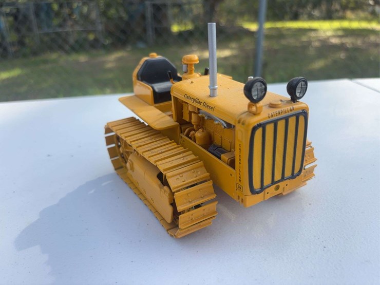 caterpillar-16-image-41