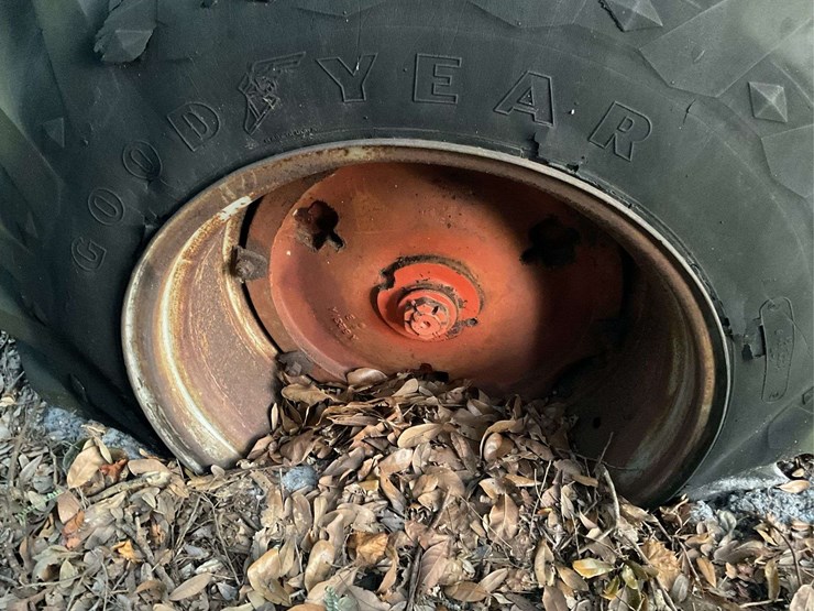 j-i-case-la-image-14