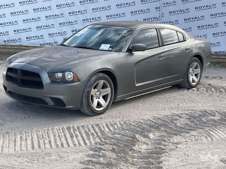 2012-dodge-charger-sedan-image-1