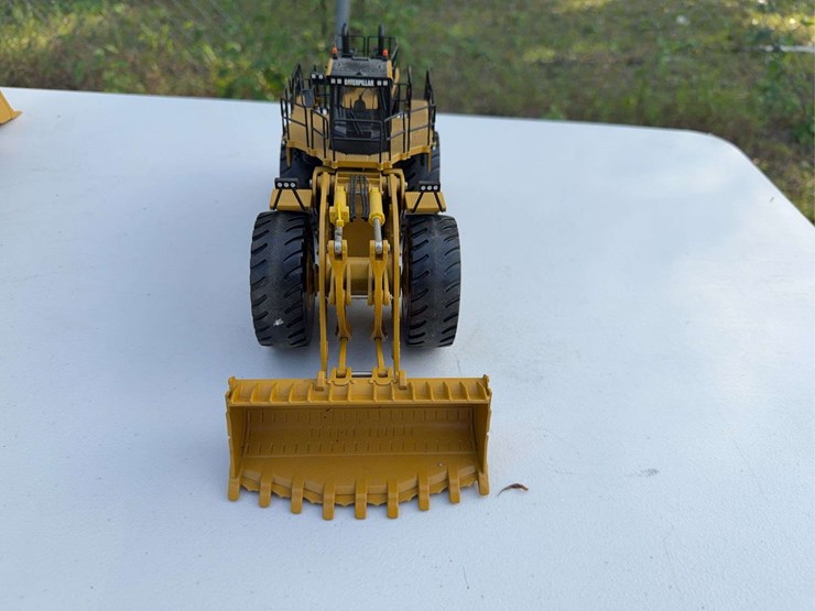 caterpillar-994-image-21