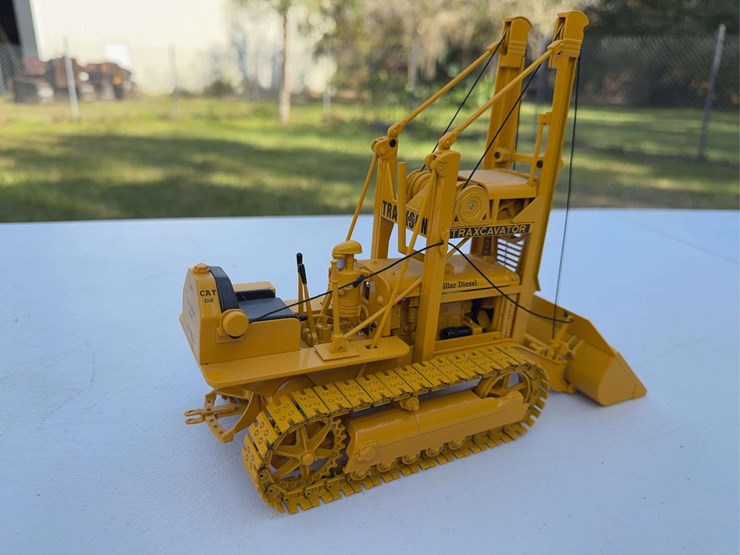 caterpillar-d2-image-6