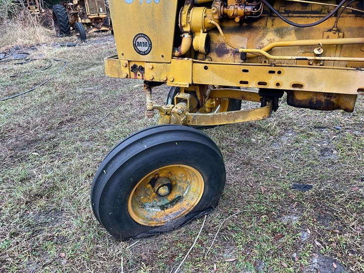 minneapolis-moline-g900-image-33