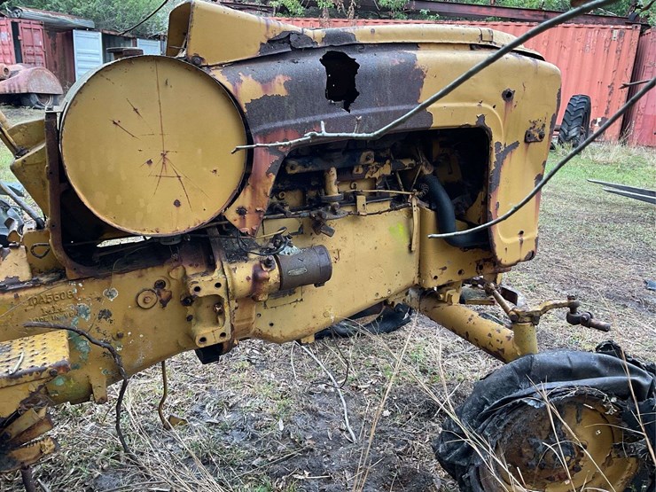 minneapolis-moline-big-mo-400m-army-tractor-image-23