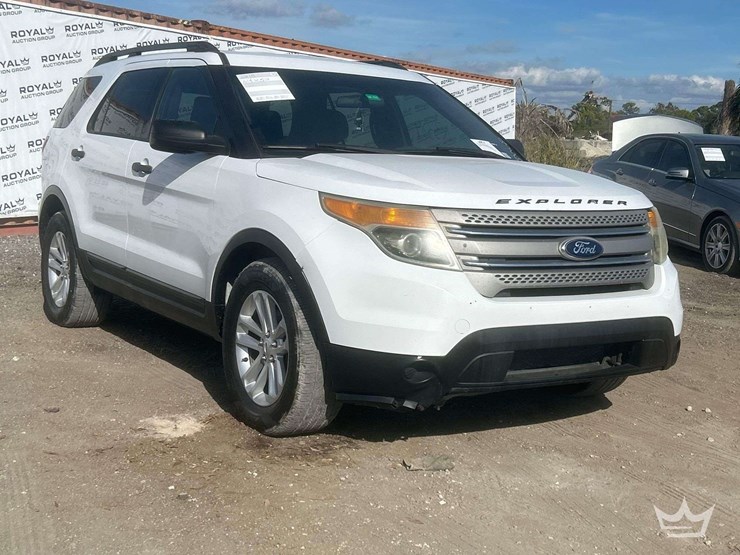 2015-ford-explorer-image-2