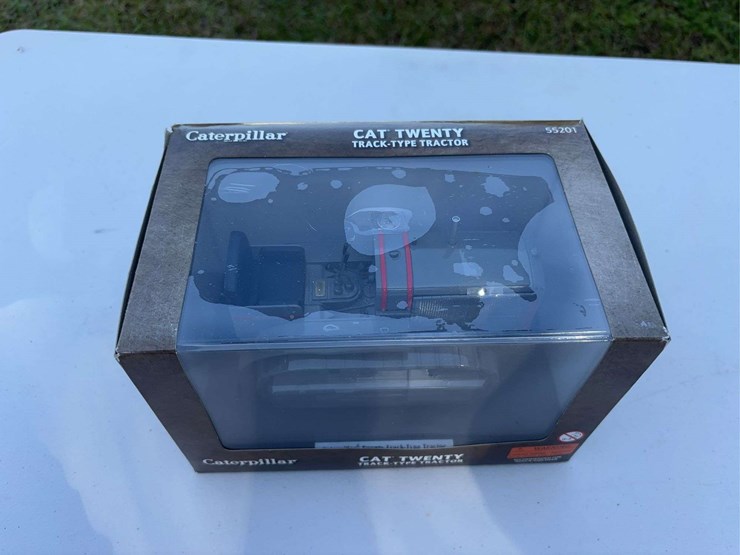 caterpillar-16-image-2