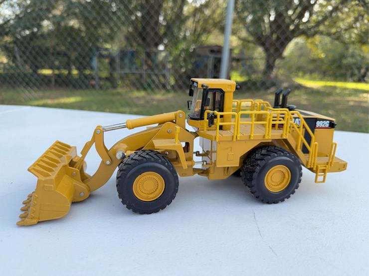 caterpillar-d11r-image-16