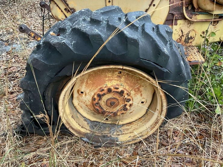 minneapolis-moline-parts-tractor-image-8