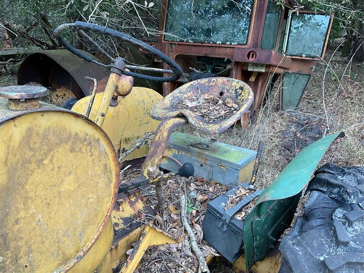 minneapolis-moline-big-mo-400m-army-tractor-image-10