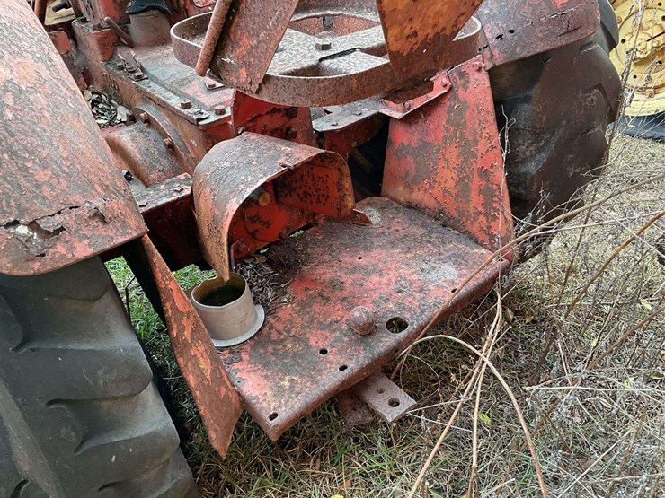 minneapolis-moline-parts-tractor-image-5