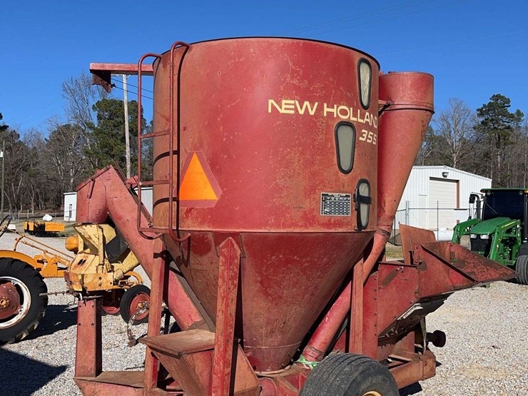 new-holland-355-image-4