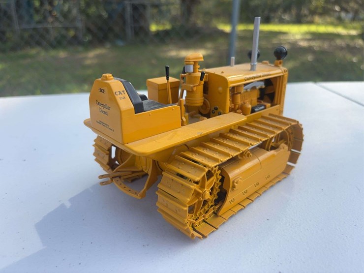 caterpillar-16-image-38