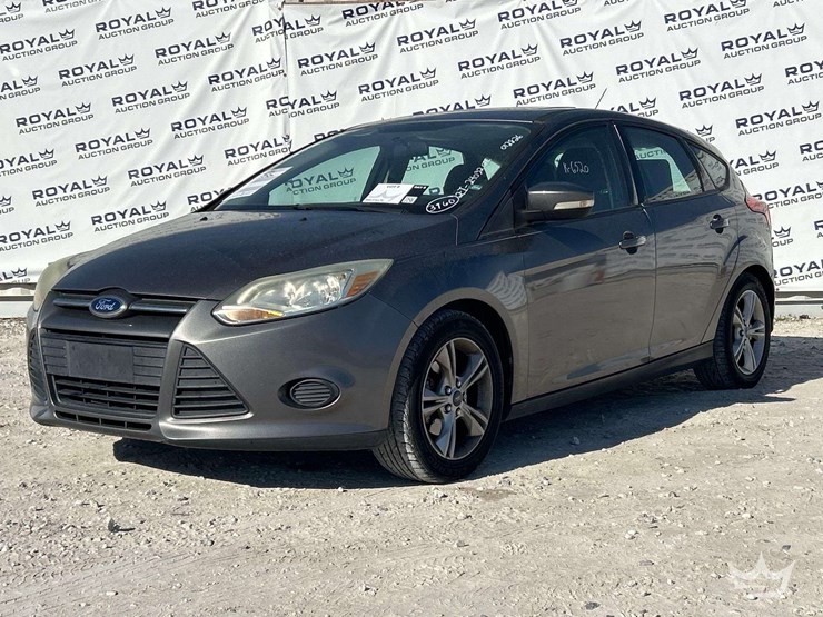 2014-ford-focus-hatchback-image-1