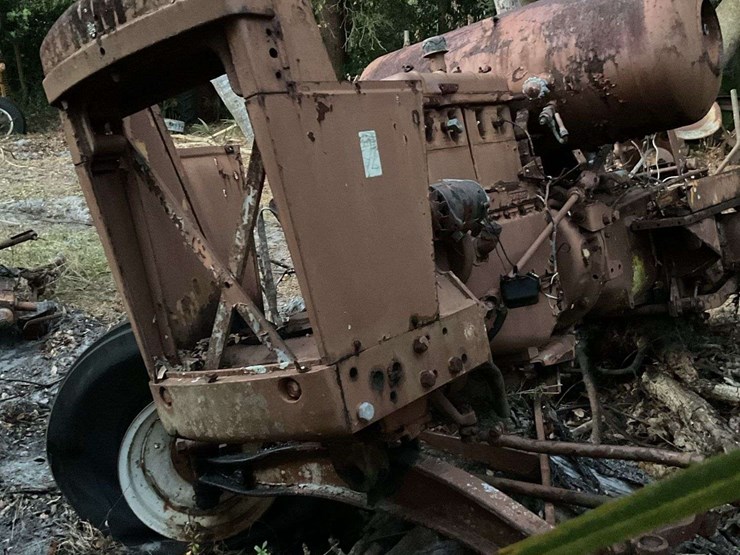 minneapolis-moline-orchard-parts-tractor-image-18