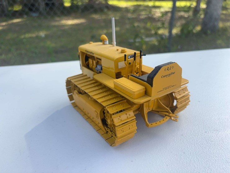 caterpillar-16-image-5