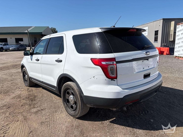 2015-ford-explorer-image-3