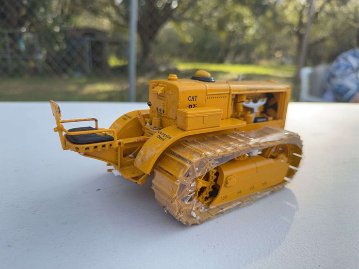 caterpillar-d2-image-6