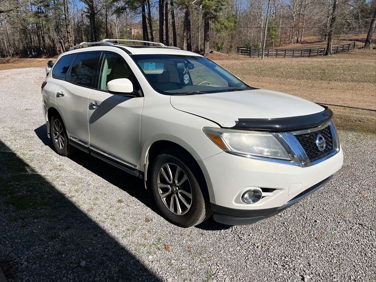 2014-nissan-pathfinder-image-2