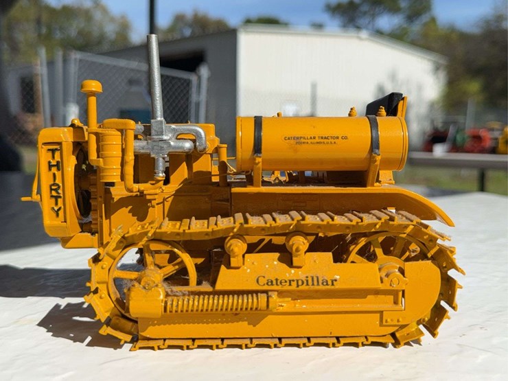 caterpillar-16-image-1